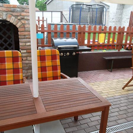 Ubytovani U Maminky Pension Lednice Buitenkant foto