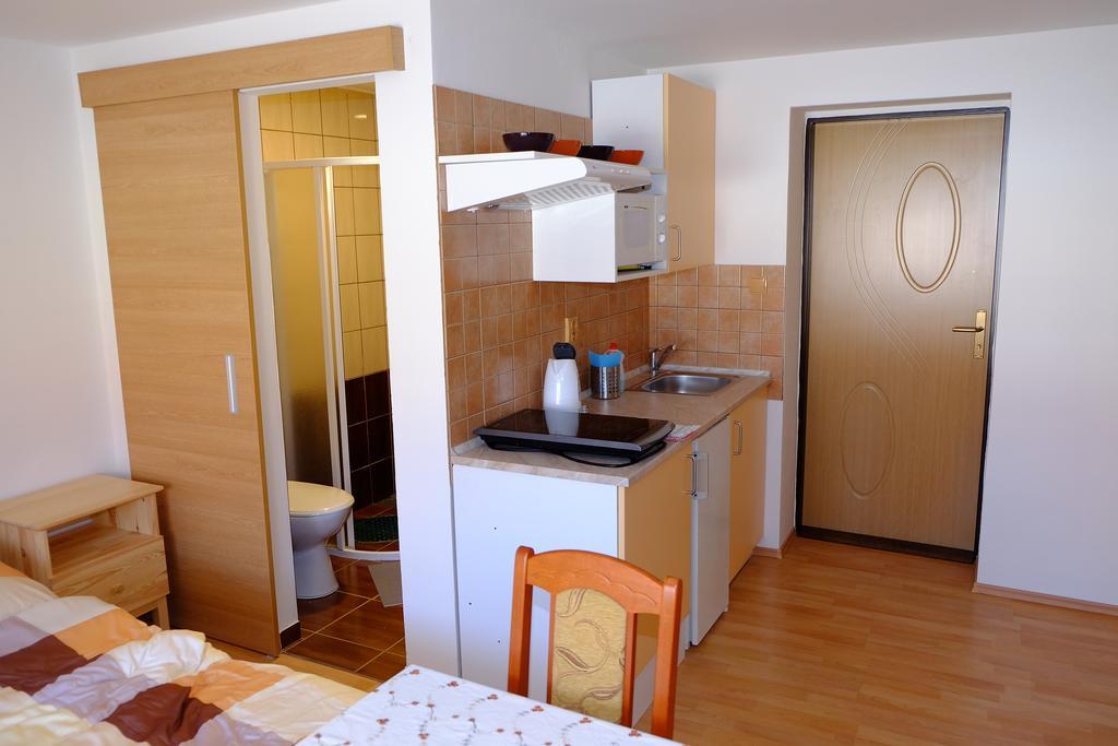 Ubytovani U Maminky Pension Lednice Buitenkant foto