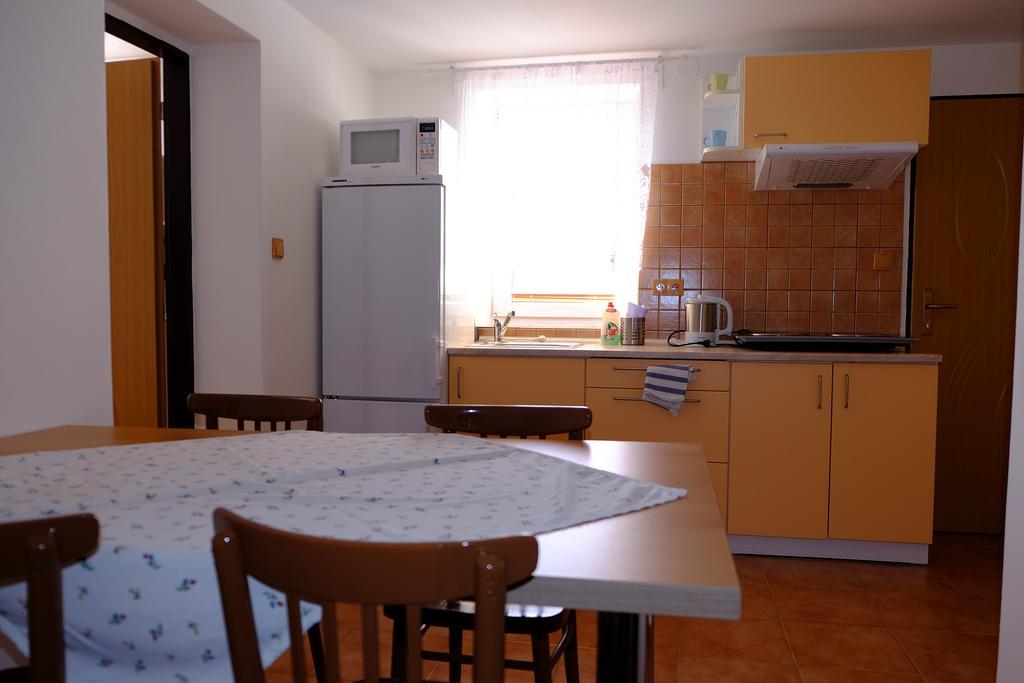 Ubytovani U Maminky Pension Lednice Buitenkant foto