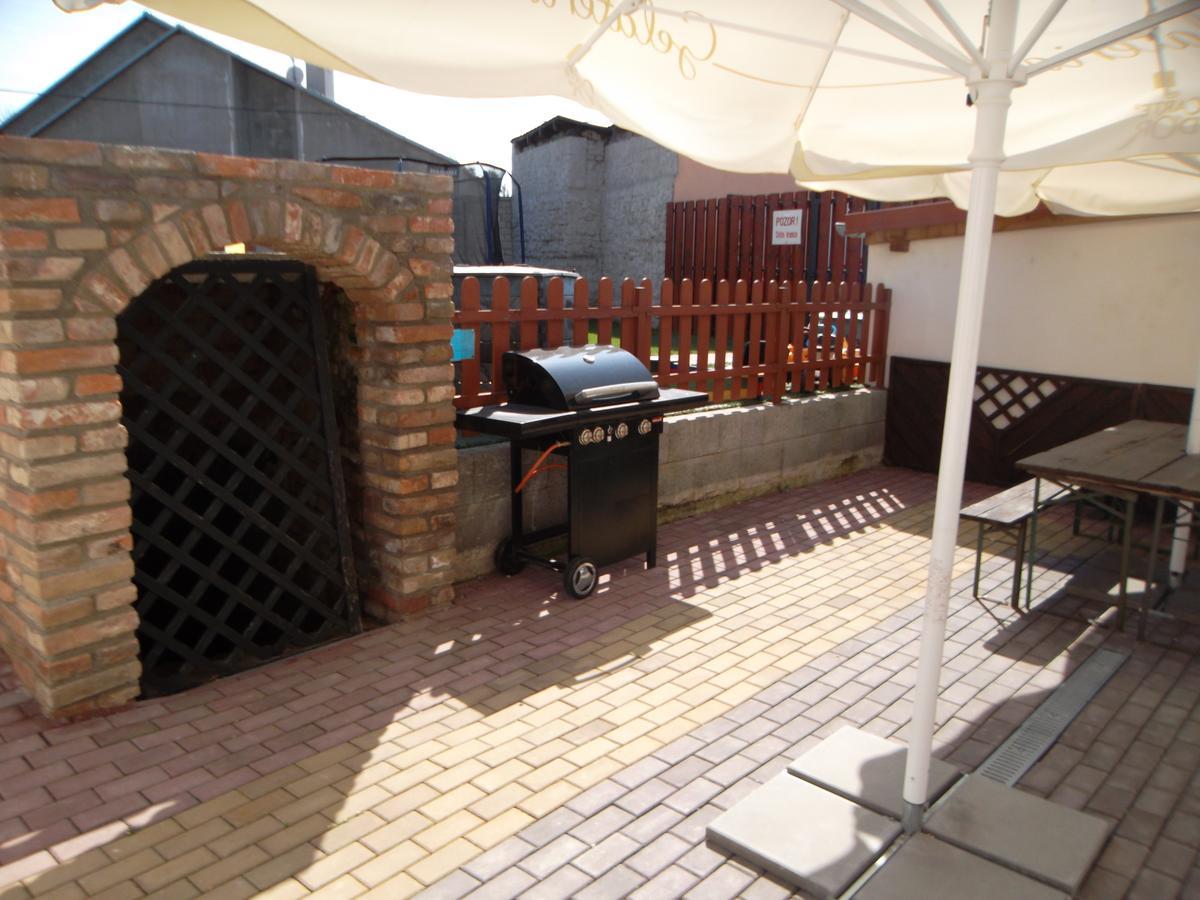 Ubytovani U Maminky Pension Lednice Buitenkant foto
