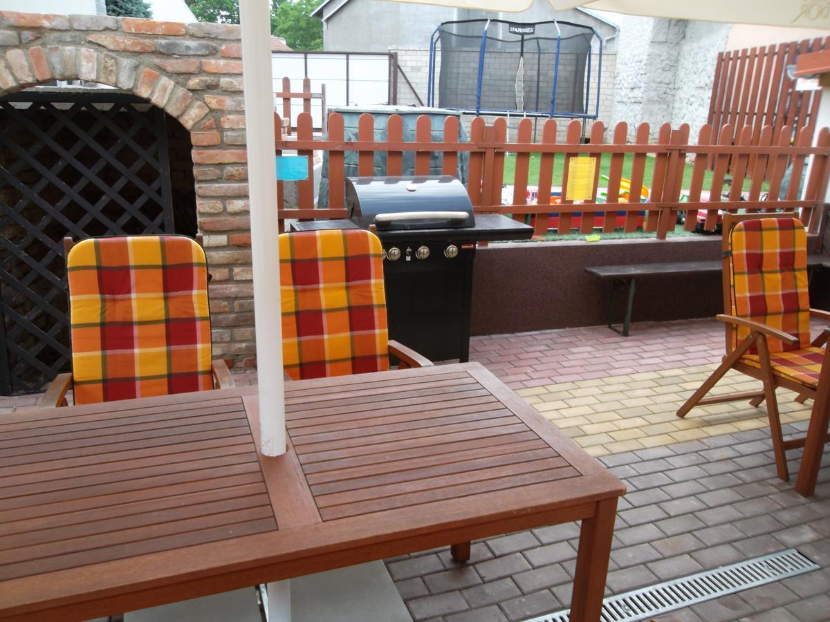 Ubytovani U Maminky Pension Lednice Buitenkant foto